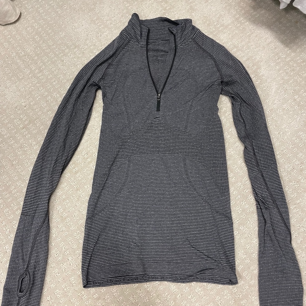 Size 6 Lululemon 3/4 zip pullover